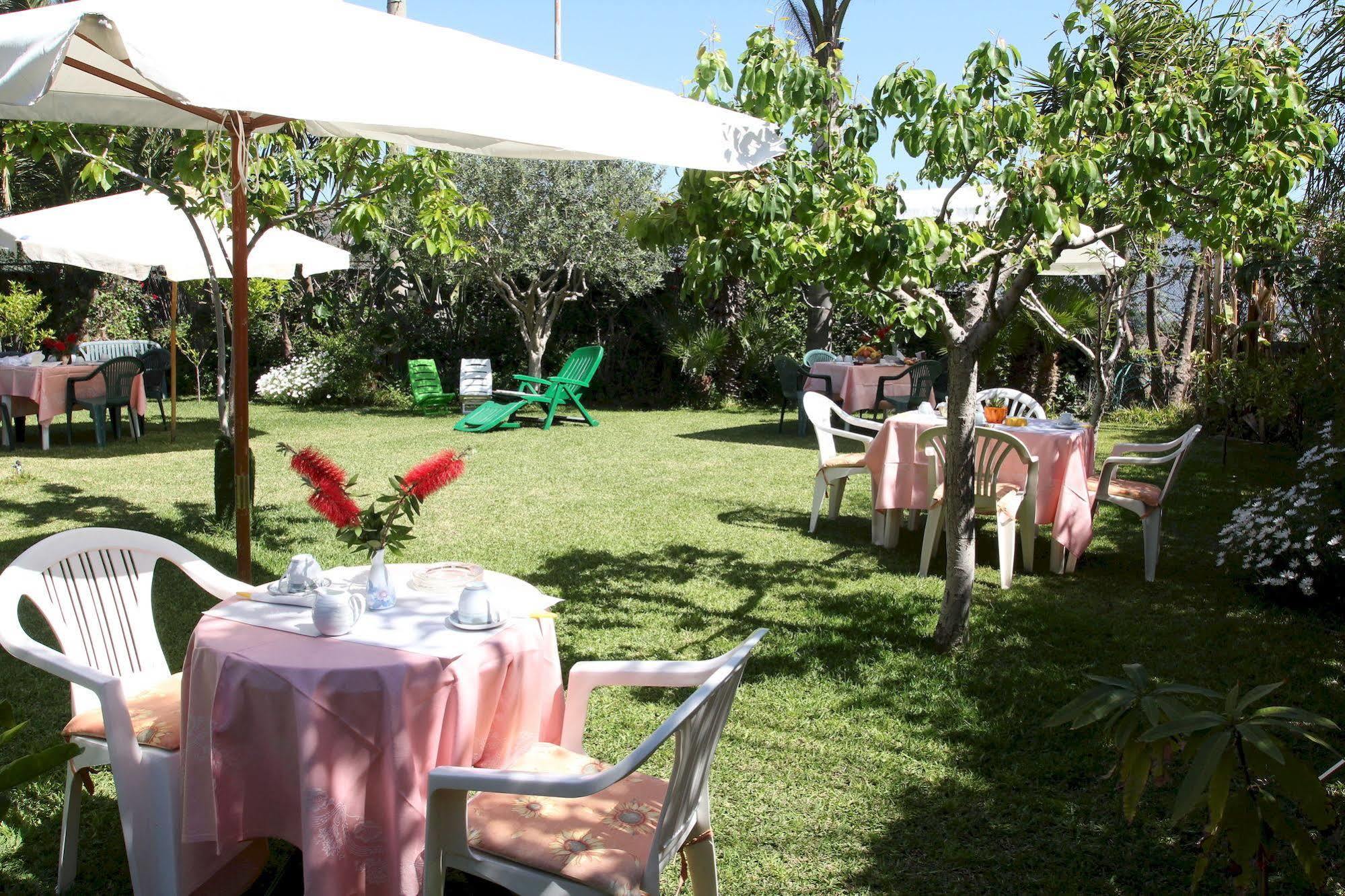 Delle Vacanze Bed & Breakfast